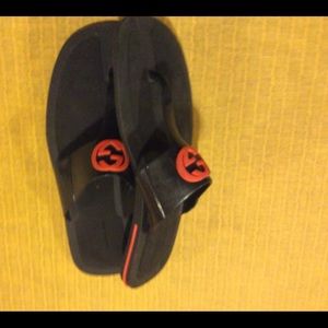 Gucci Shoes - Men’s GUCCI thongs Gucci Shoes - Men’s GUCCI thongs
